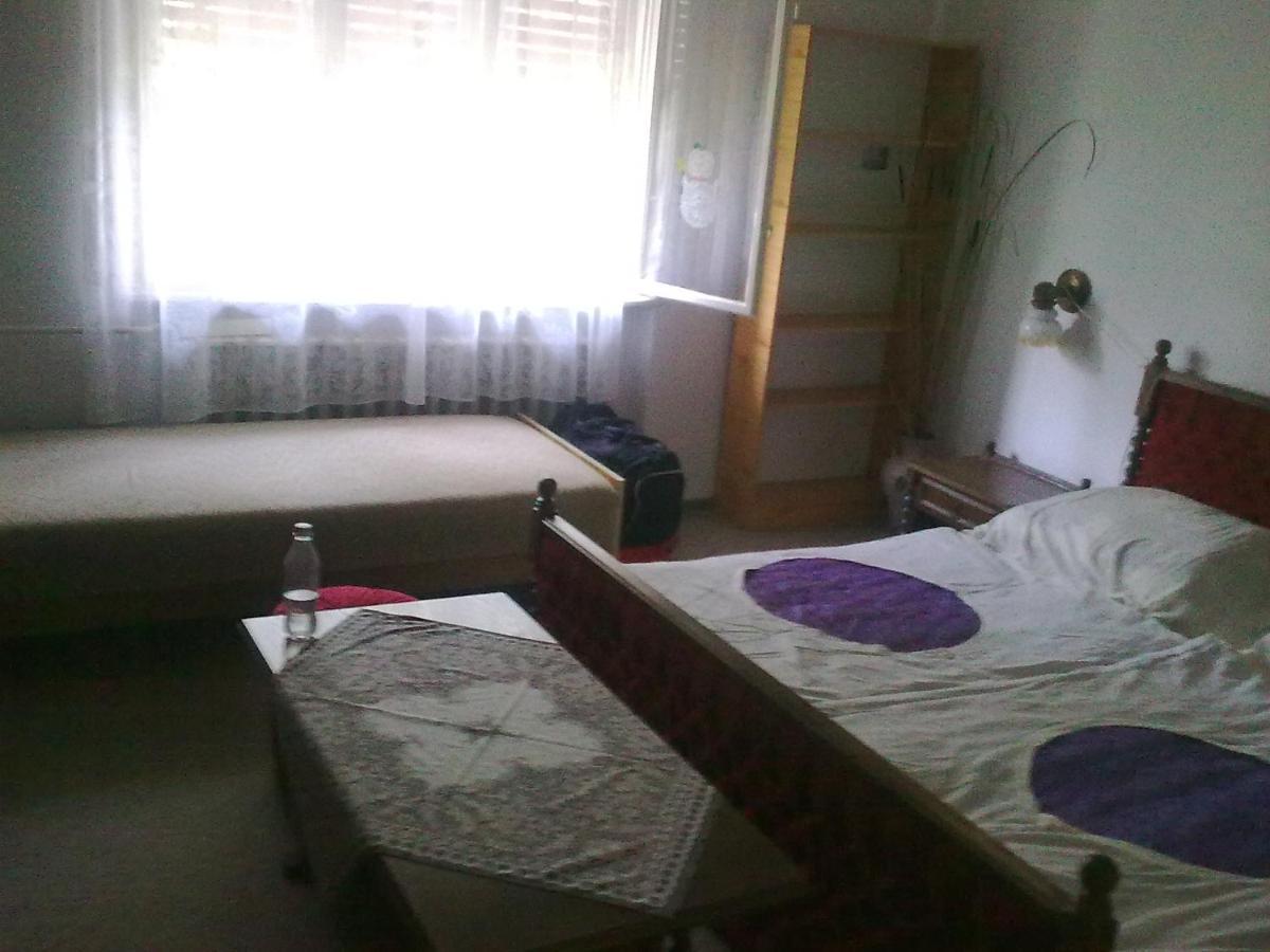 Hutter Vendeghaz Hotel Szantod Luaran gambar
